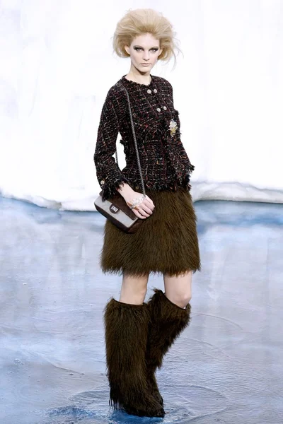 Look 17